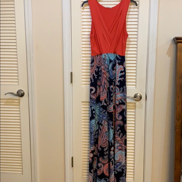 Gilli Sleeveless Maxi Dress - Picture 2 of 7